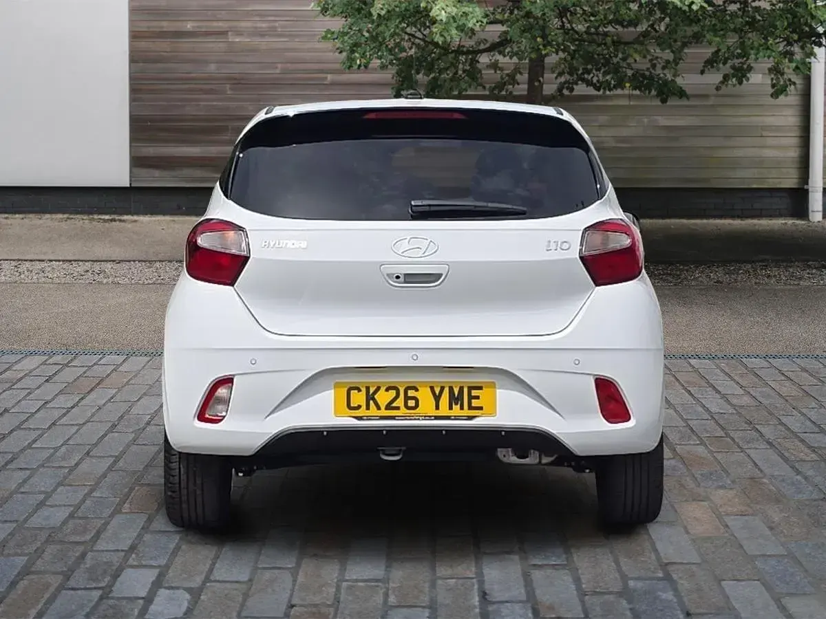 New Hyundai i10 Advanced 63 HP (46 kW) 2026 Red Hatchback