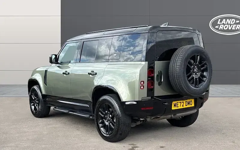 Used Land Rover Defender SE Dynamic 249 HP (183 kW) 2025 SUV
