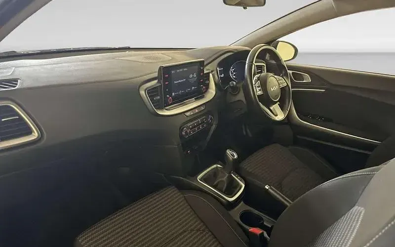 Used Kia Ceed 136 HP (100 kW) 2022 Grey Hatchback