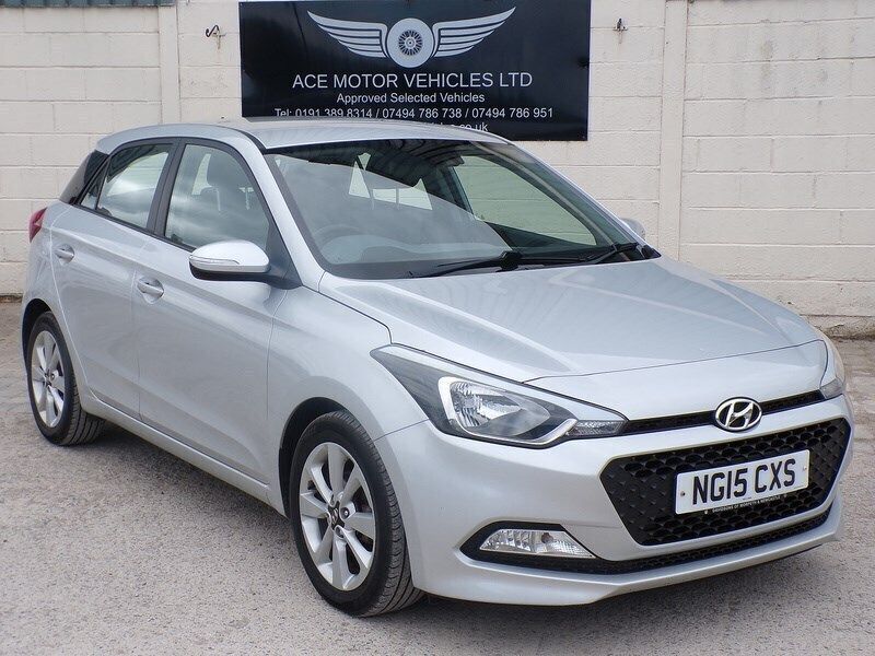 Silver Used 2015 Hyundai i20 SE Hatchback | £3,999 (A bit pricey) - Image 1/4