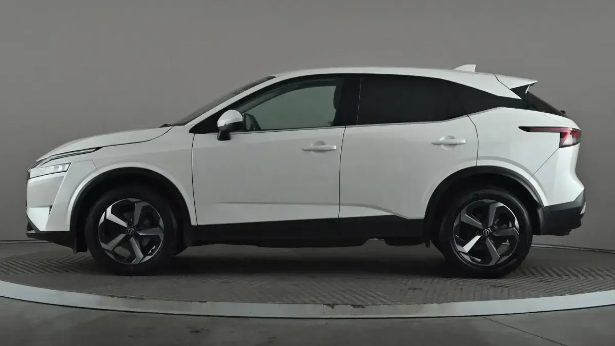 Used Nissan Qashqai N-Connecta 158 HP (116 kW) 2022 White SUV
