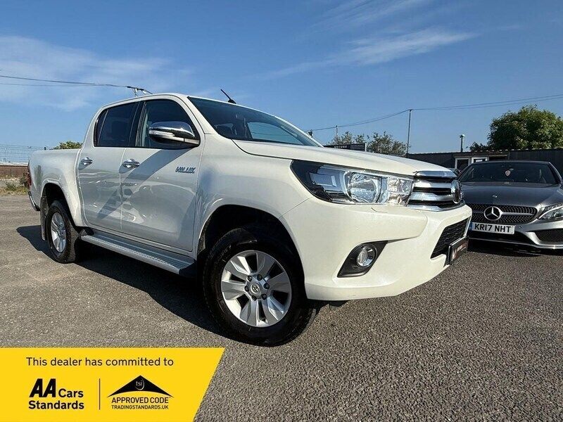 White Used 2017 Toyota HiLux Pickup | £18,495 (Good price) - Image 1/3
