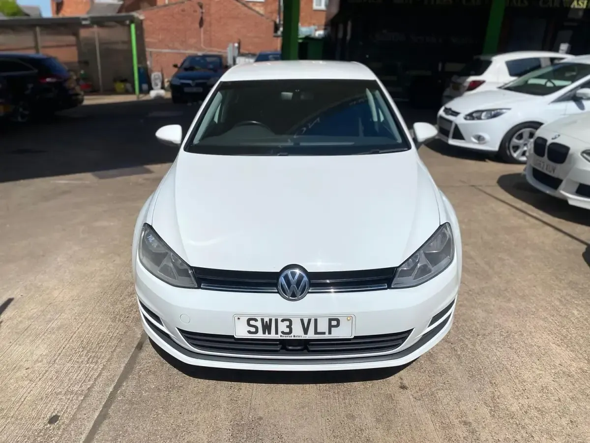 Used VW Golf VII SE 122 HP (89 kW) 2013 White Hatchback