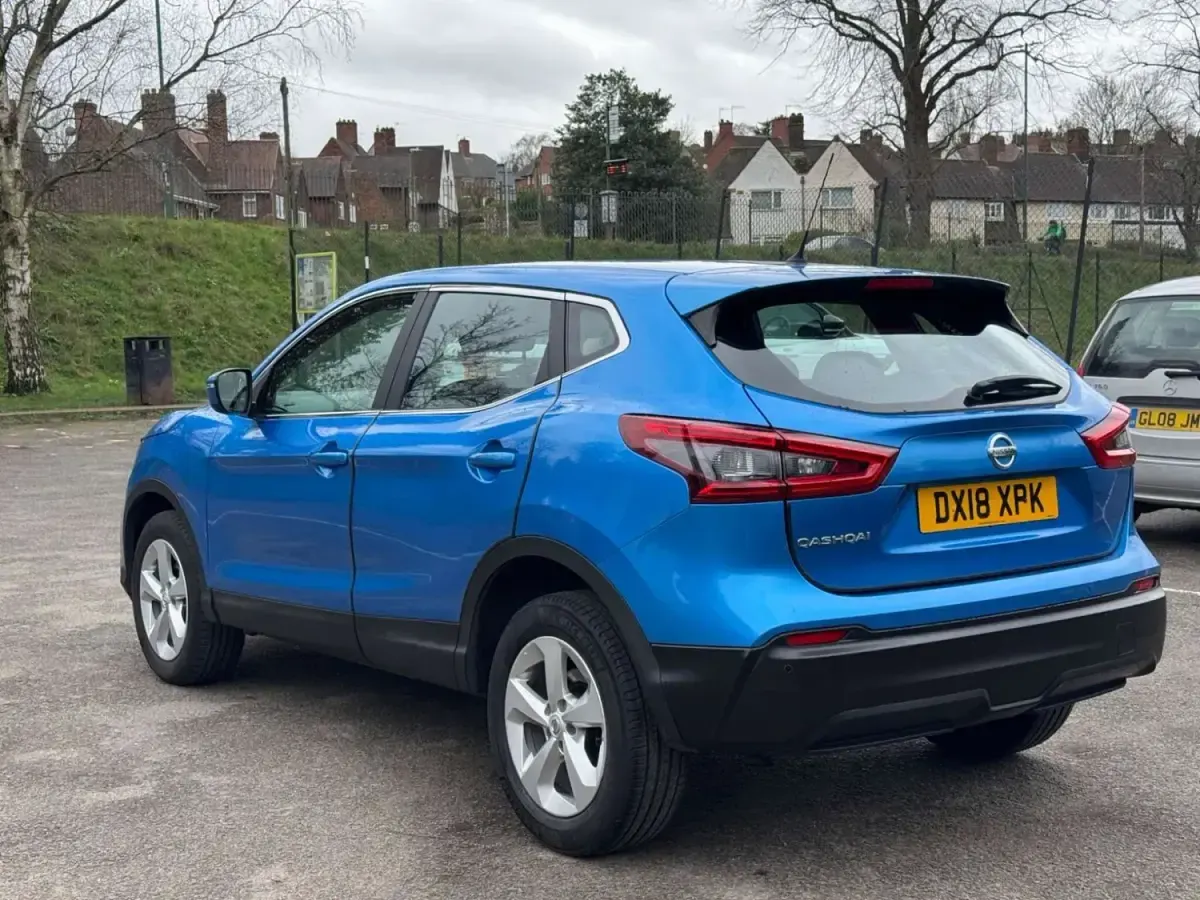 Gebraucht Nissan Qashqai Acenta 115 PS (84 kW) 2018 Blau SUV