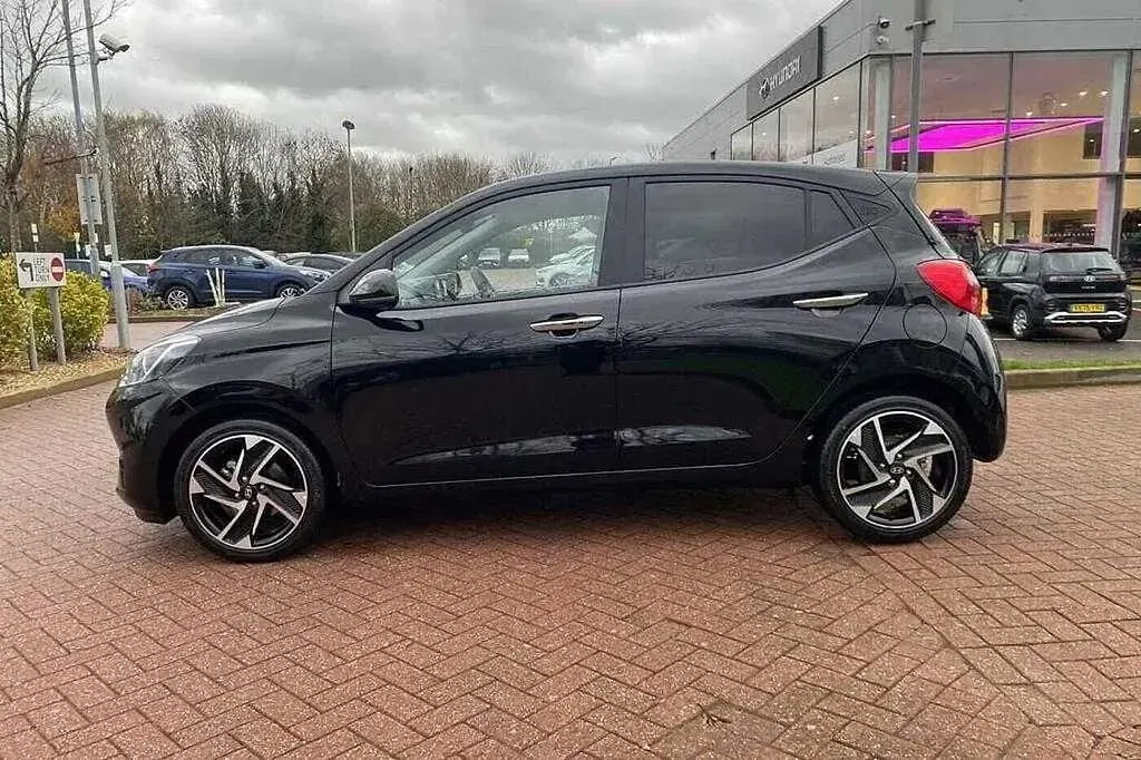Used Hyundai i10 Premium 79 HP (58 kW) 2025 Phantom black Hatchback