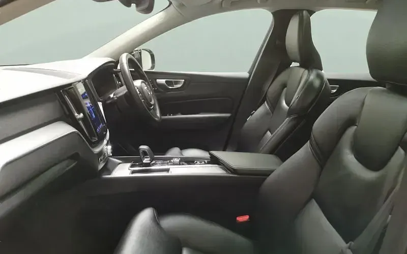 Used Volvo XC60 Plus 349 HP (256 kW) 2023 Black SUV