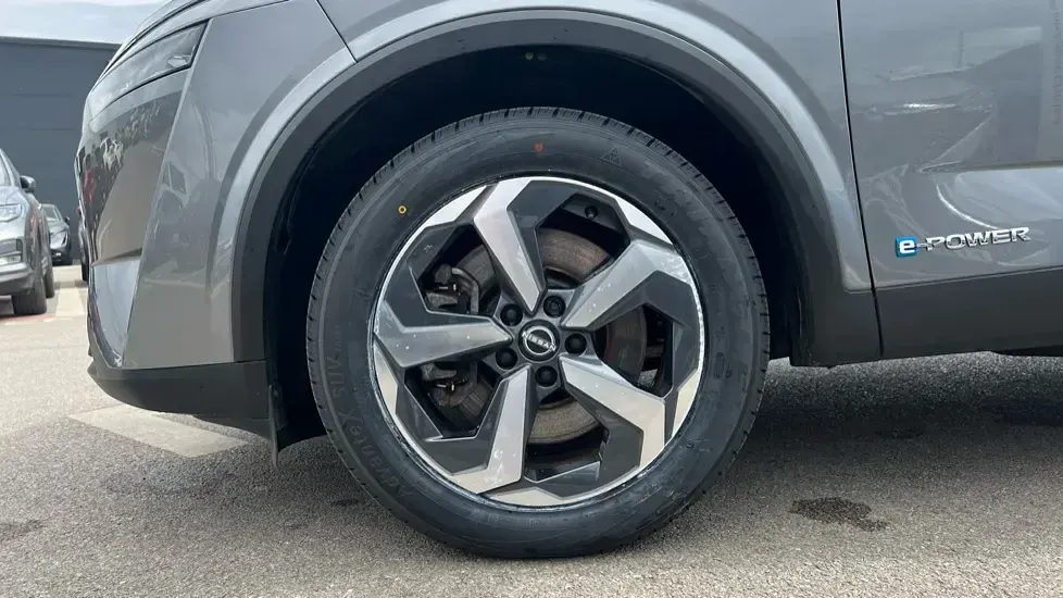 Used Nissan Qashqai N-Connecta 190 HP (139 kW) 2024 Grey SUV