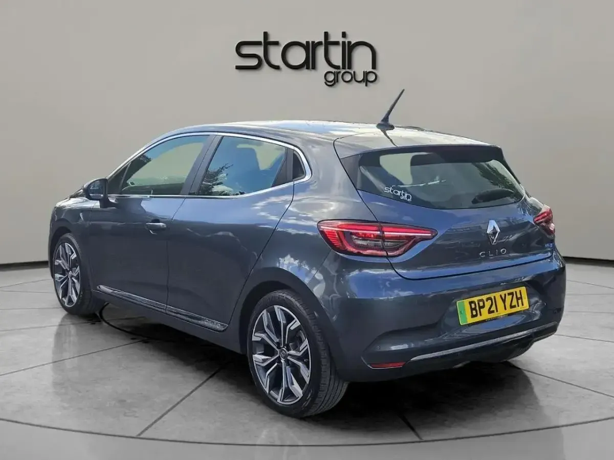 Usado Renault Clio V Version S 138 HP (101 kW) 2021 Cinzento