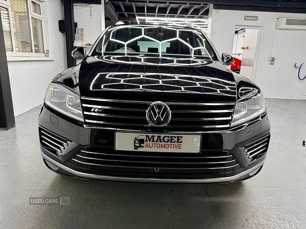 Used VW Touareg R-line Plus 262 HP (192 kW) 2017 Black SUV