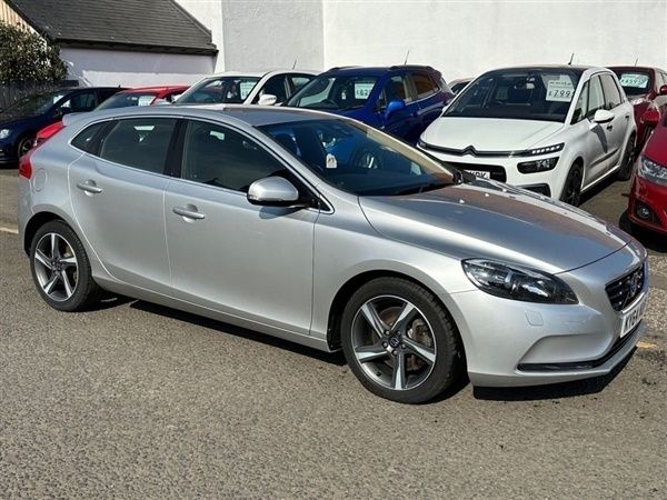 Silver Used 2014 Volvo V40 SE Lux Estate | £8,195 (Fair price) - Image 1/1