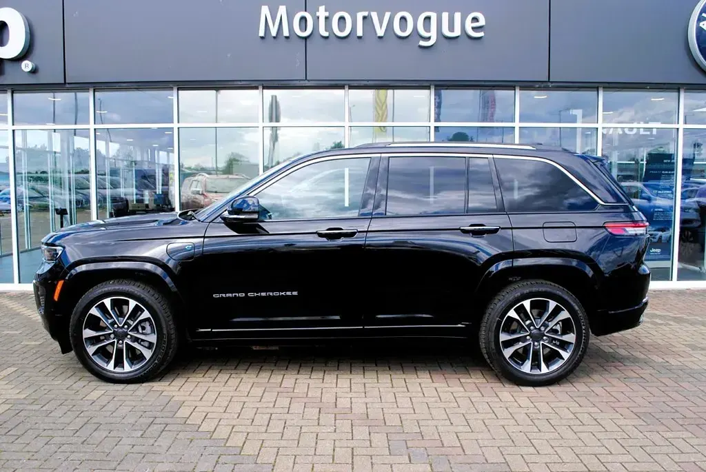 Used Jeep Grand Cherokee Overland 375 HP (275 kW) 2024 Black SUV