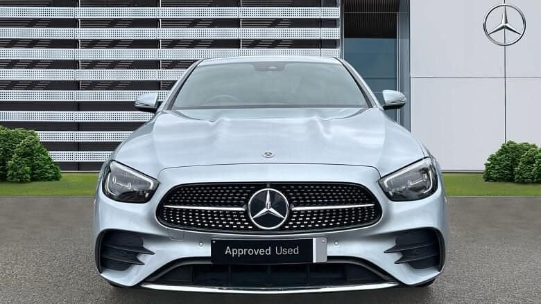 Second-hand Mercedes E300 AMG Line Premium 265 CP (194 kW) 2022 Argintiu Berlinǎ