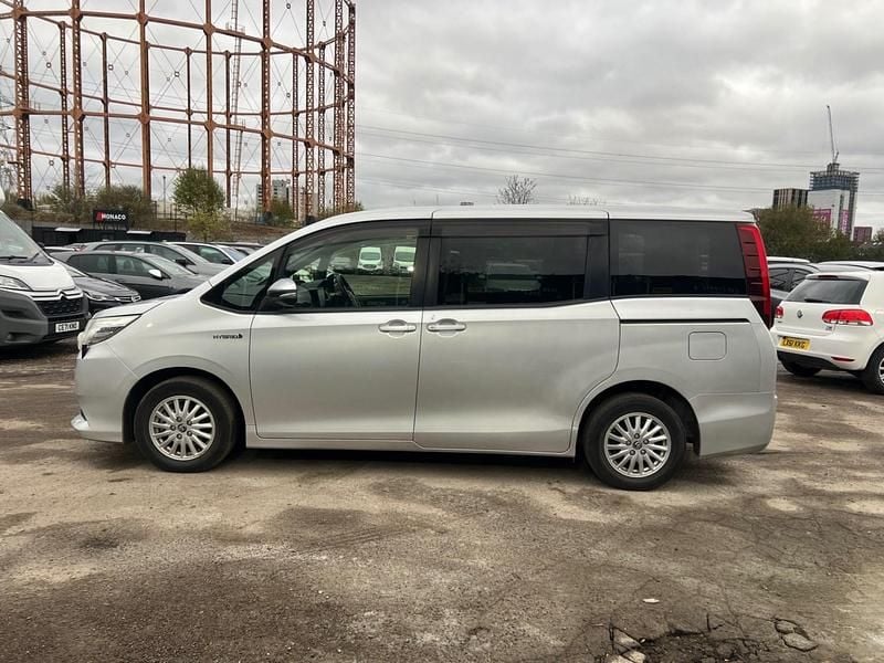 Used Toyota Noah 2015 Silver MPV