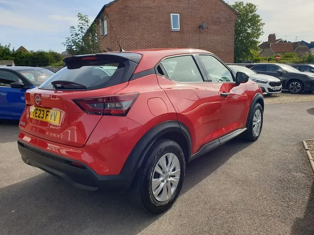 Used Nissan Juke S 114 HP (83 kW) 2023 Red SUV