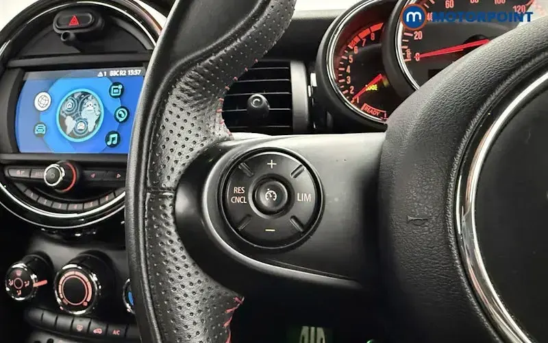 Used Mini John Cooper Works Hatch 231 HP (169 kW) 2020 White Hatchback