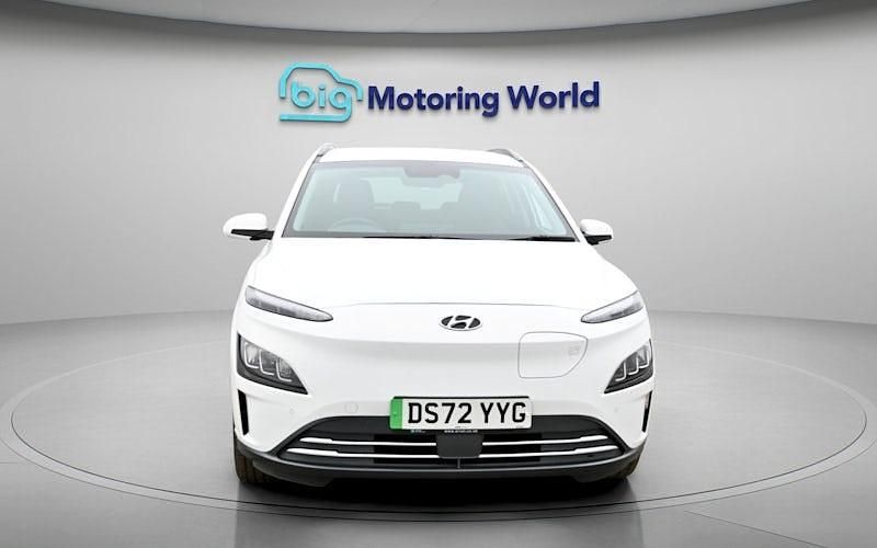 Used Hyundai Kona Premium 150 kW (204 HP) 2022 White SUV