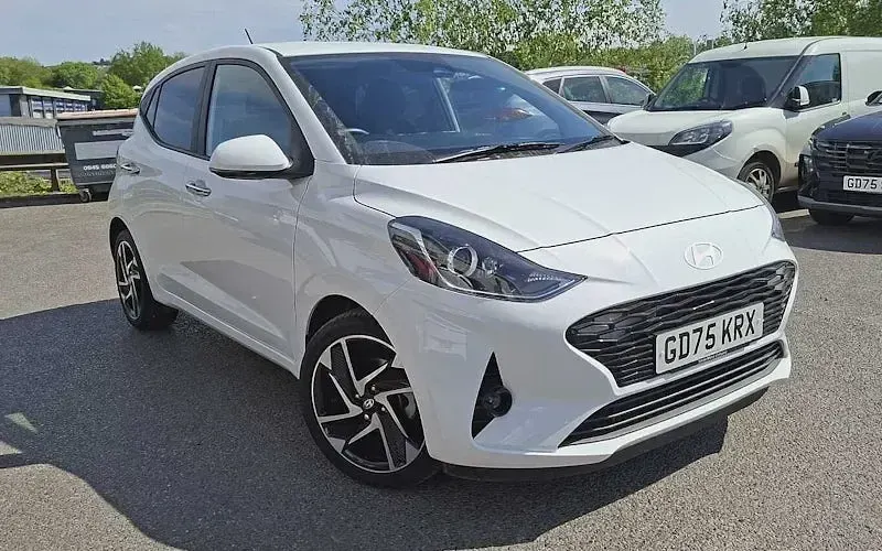 Used Hyundai i10 Premium 83 HP (61 kW) 2025 Hatchback