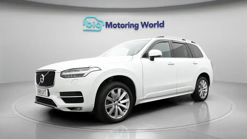 Used Volvo XC90 Momentum 235 HP (172 kW) 2019 White SUV