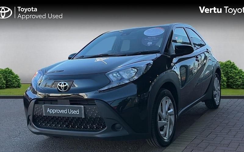 Used Toyota Aygo X PURE 72 HP (52 kW) 2025 Black SUV
