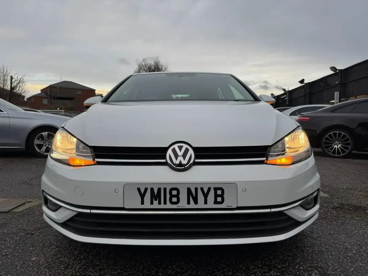 Używany VW Golf VII GT 150 KM (110 kW) 2018 Biały Hatchback