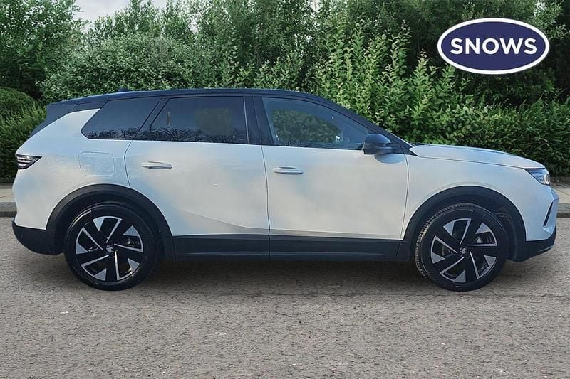 Used Vauxhall Grandland X Ultimate 134 HP (98 kW) 2025 White SUV