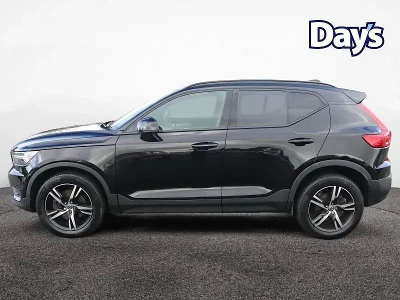 Used Volvo XC40 R-Design 197 HP (144 kW) 2022 Black SUV
