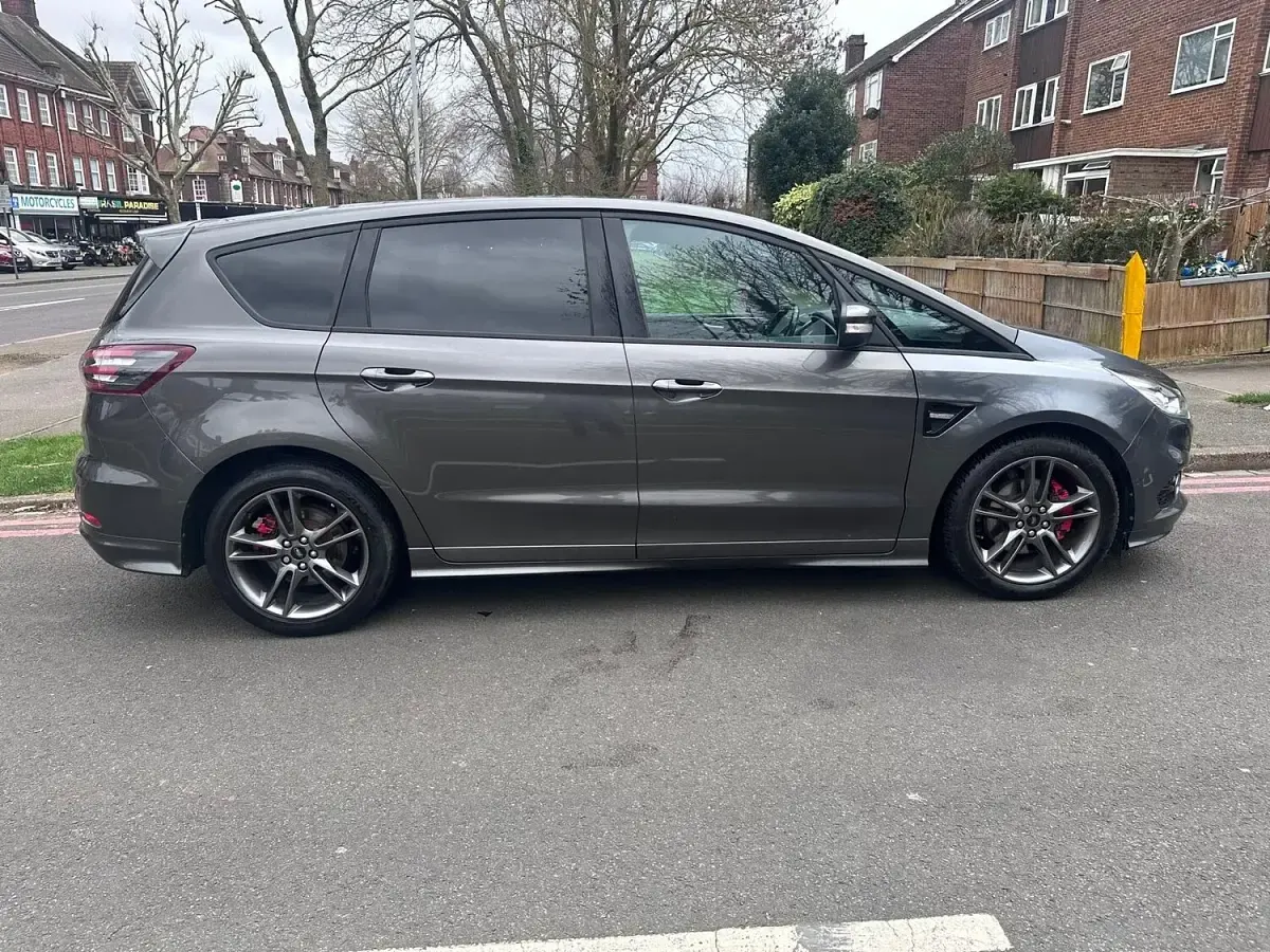 Used Ford S-MAX ST-Line 2019 Grey MPV