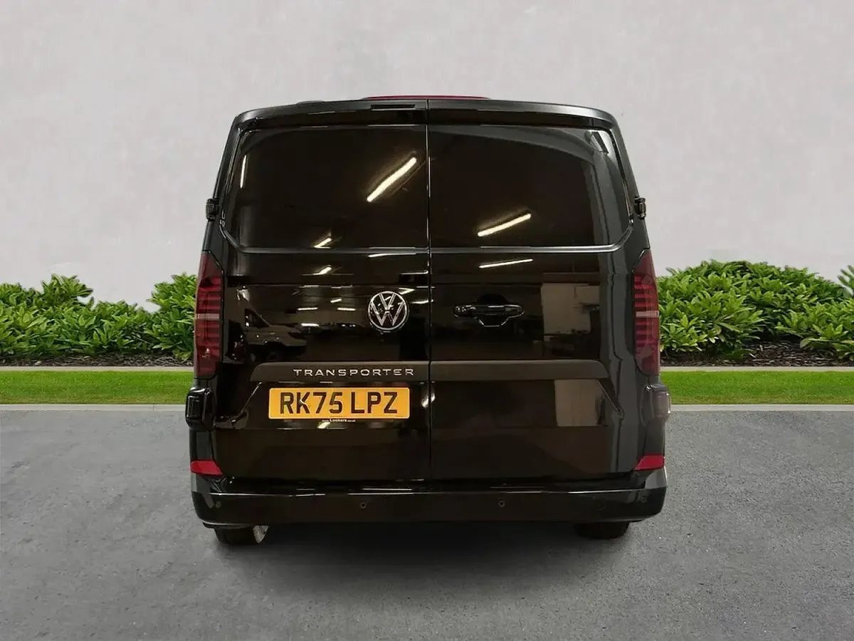Used VW T7 Pro 150 HP (110 kW) 2025 Black Van