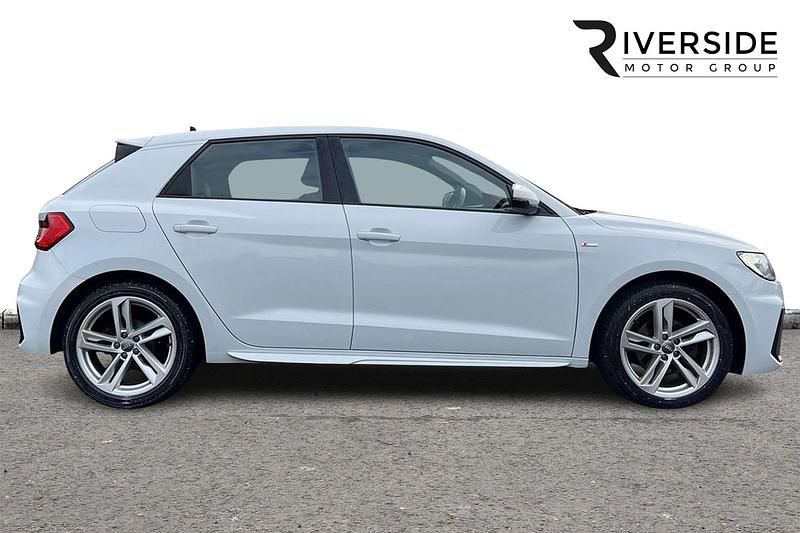 Used Audi A1 Sportback S-Line 150 HP (110 kW) 2019 White Hatchback
