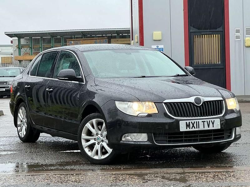 Black Used 2011 Skoda Superb SE Hatchback | £3,950 (Fair price) - Image 1/4