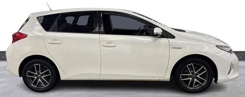 Used Toyota Auris Plus 136 HP (100 kW) 2014 White Hatchback