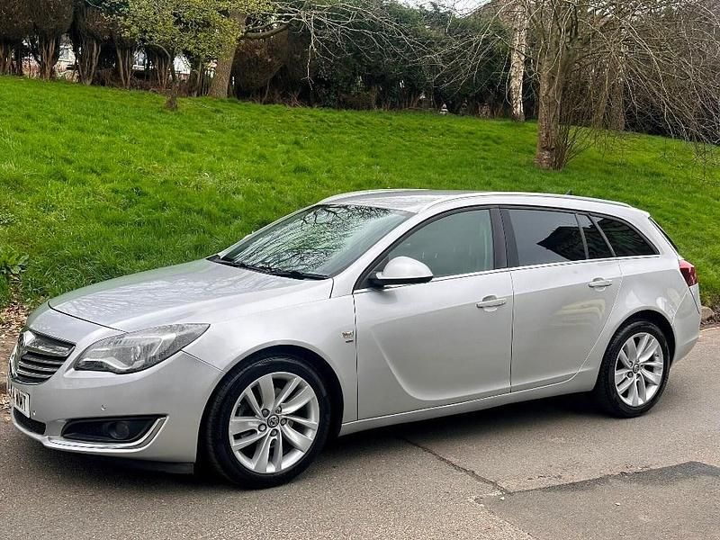 Used Vauxhall Insignia SRi 163 HP (119 kW) 2015 Silver Estate