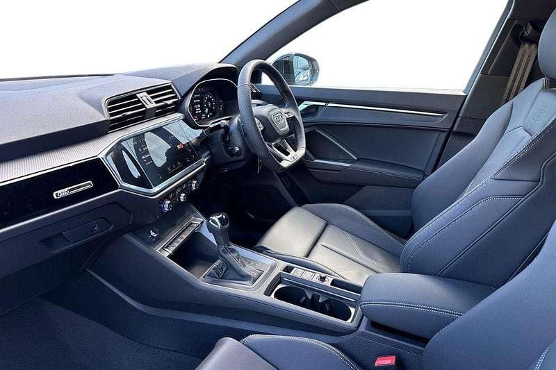 Used Audi Q3 Black Edition 148 HP (108 kW) 2025 White SUV