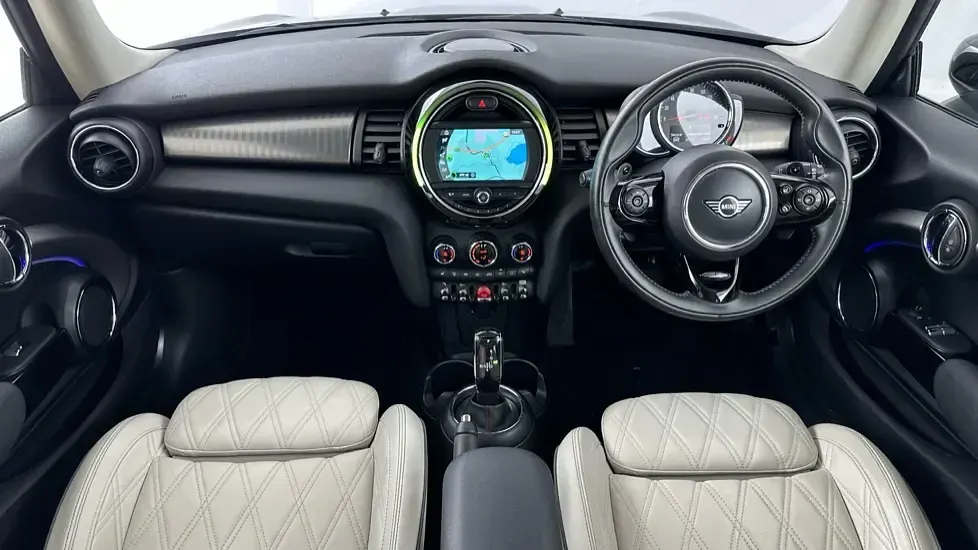Usado Mini Cooper S Exclusive 189 HP (139 kW) 2020 Preto Citadino