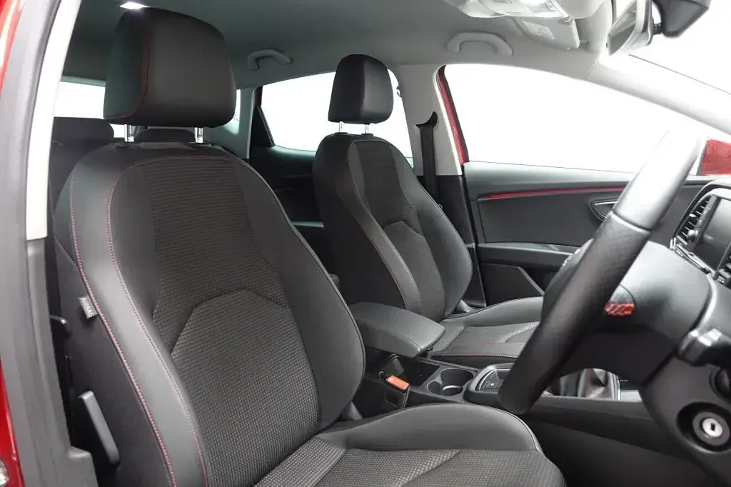 Used Seat Leon FR 150 HP (110 kW) 2020 Red Hatchback