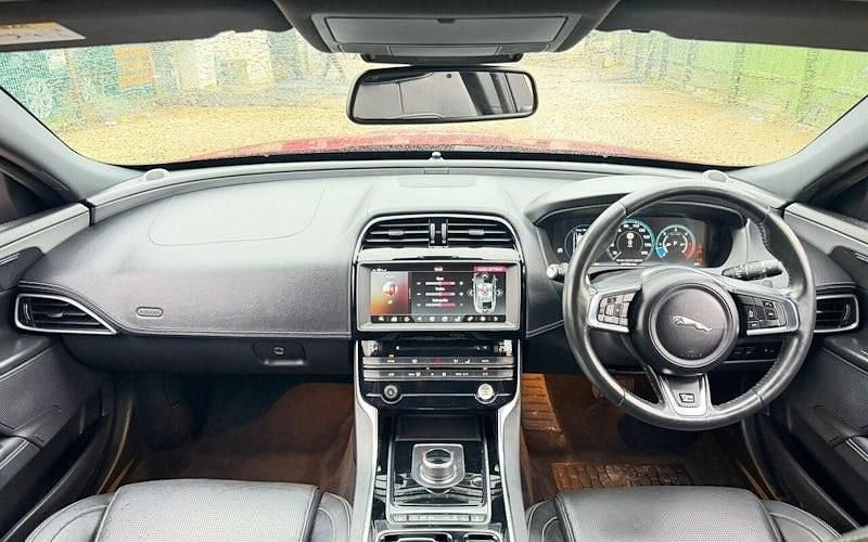 Used Jaguar XE R-Sport 179 HP (131 kW) 2019 Sedan