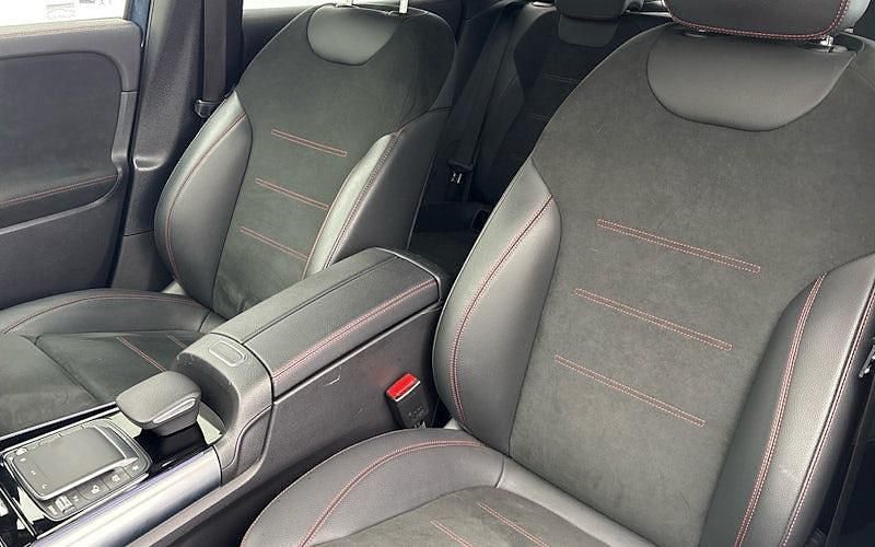 Used Mercedes GLA250 Executive 218 HP (160 kW) 2022 Denim blue SUV