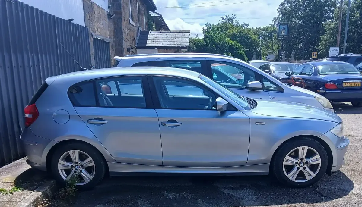 Used BMW 118 2011 Blue Hatchback