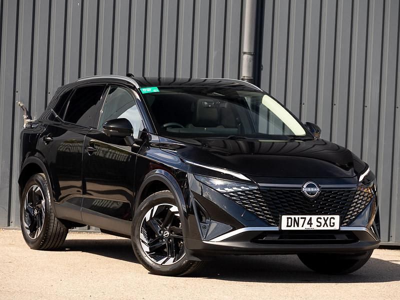 Black Used 2024 Nissan Qashqai N-Connecta SUV | £26,298 (Expensive) - Image 1/4