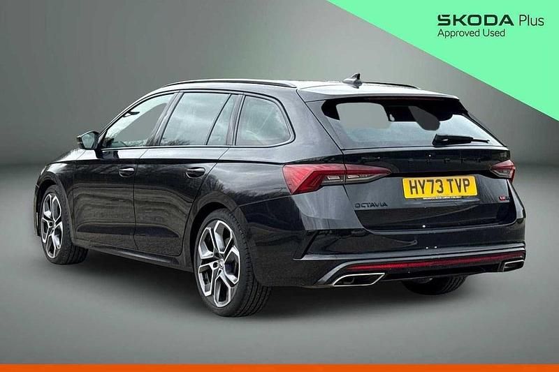 Used Skoda Octavia vRS 180 HP (132 kW) 2023 Black magic pearl effect Estate
