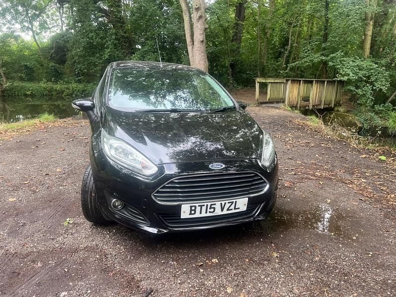 Black Used 2015 Ford Fiesta Titanium Hatchback | £3,000 (Super price) - Image 1/4