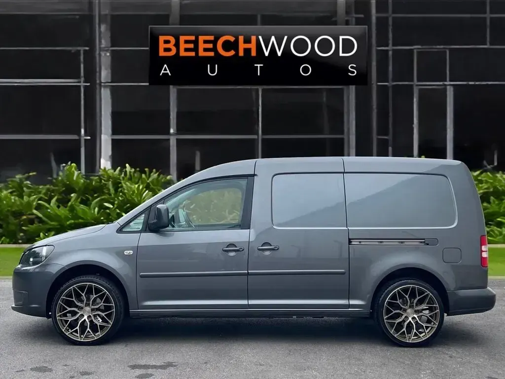 Used VW Caddy Maxi 102 HP (75 kW) 2014 Grey MPV