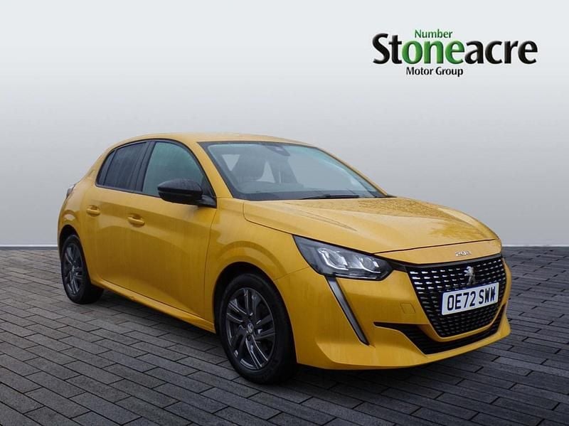 Used Peugeot 208 Active+ 75 HP (55 kW) 2022 Yellow Hatchback