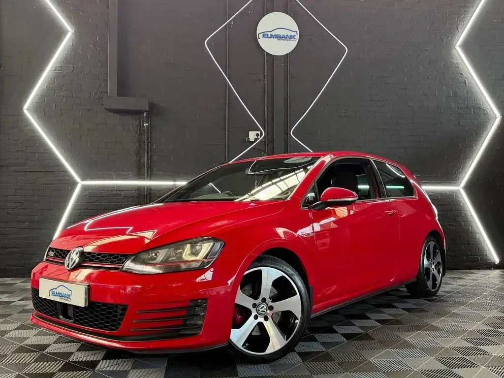 Used VW Golf VII GTI 220 HP (161 kW) 2014 Red Hatchback