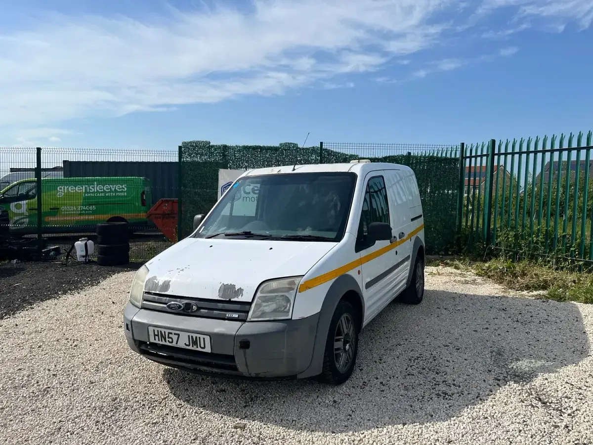 Used Ford Transit Connect 75 HP (55 kW) 2007 White MPV