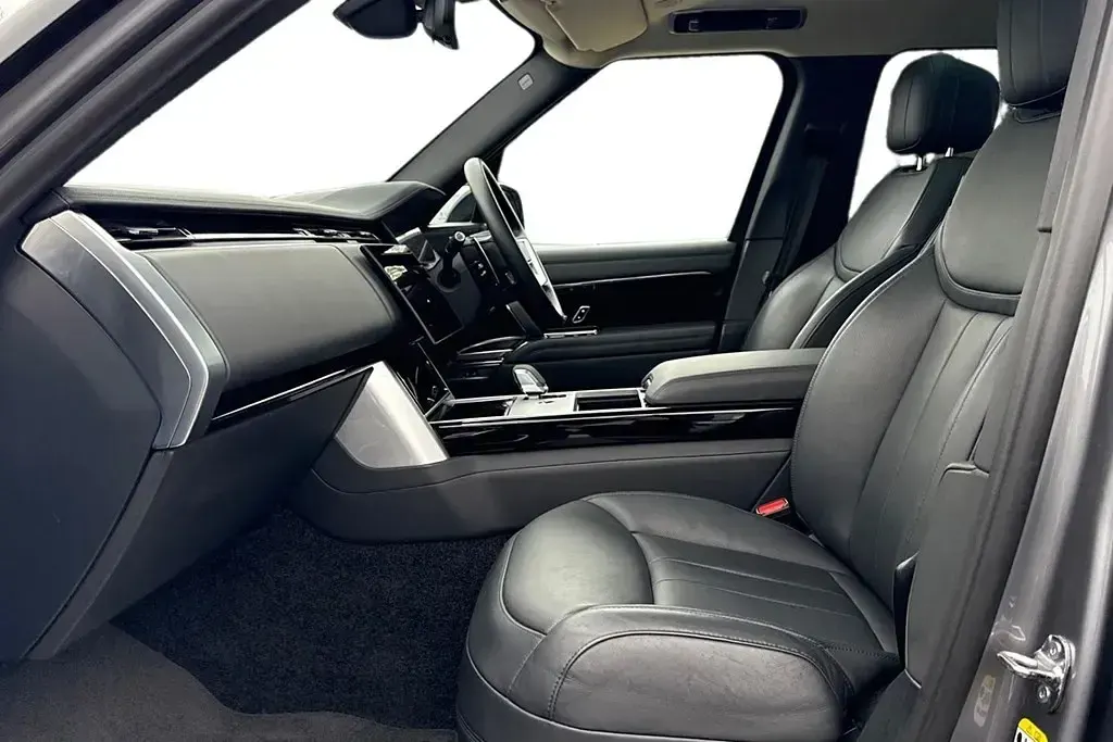 Begagnad Land Rover Range Rover HSE 2024 Grå SUV