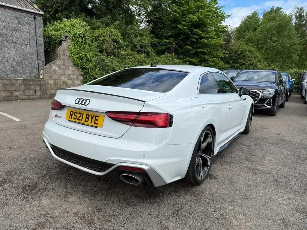 Begagnad Audi RS5 Business 450 HK (330 kW) 2021 Vit Sportkupé