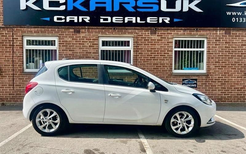 Used Vauxhall Corsa SRi 90 HP (66 kW) 2017 White Hatchback