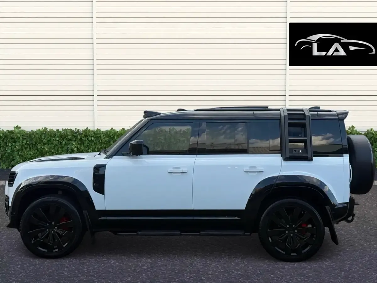Used Land Rover Defender HSE Dynamic 2025 White SUV