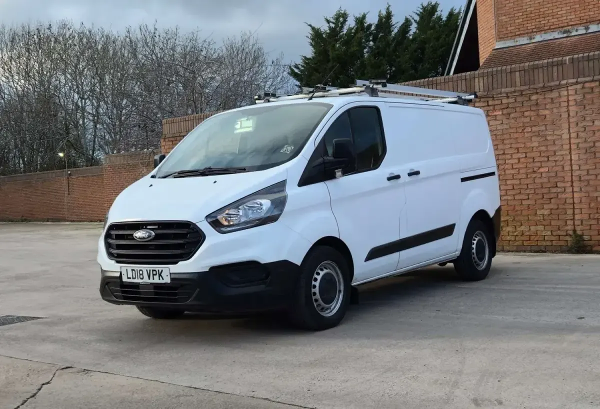 Usado Ford Transit Custom 105 HP (77 kW) 2018 Branco Van
